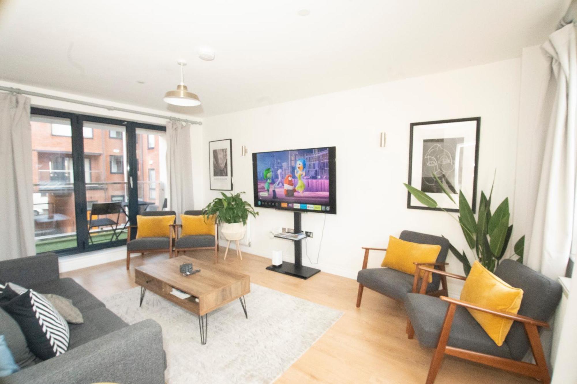Spacious 4Br 4Ba Gated Townhouse With Balconies, Central Jq Birmingham Exterior photo